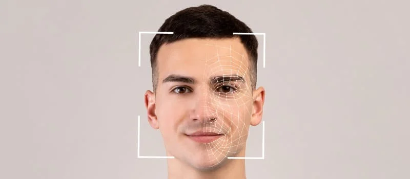 paciente que realizou a cirugia plástica reparadora após um trauma na face