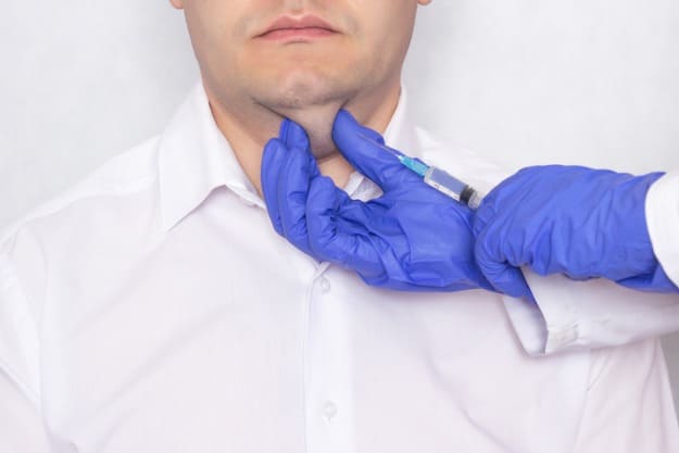 como e feita lipoaspiração de papada